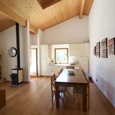 Anna Maria Villa *
